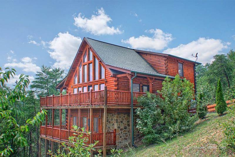 Top 10 Beautiful Smoky Mountain Cabins with a Hot Tub